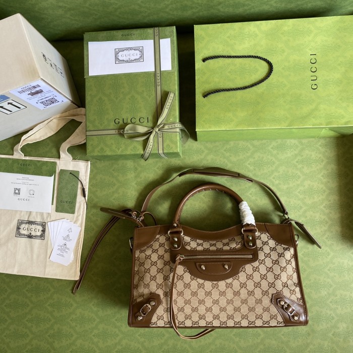 Handbag    Gucci  658597  size  38*14*24  cm