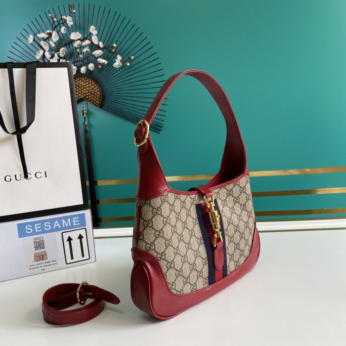  Handbag   Gucci   636706  size  28*19*4.5   cm