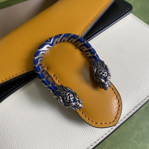  Handbag   Gucci   421970    size  20*15.5*5  cm