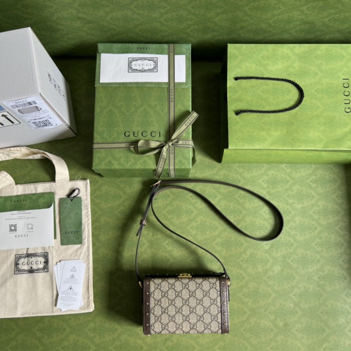  Handbag   Gucci   678460   size  18.5*10.5*7.5  cm