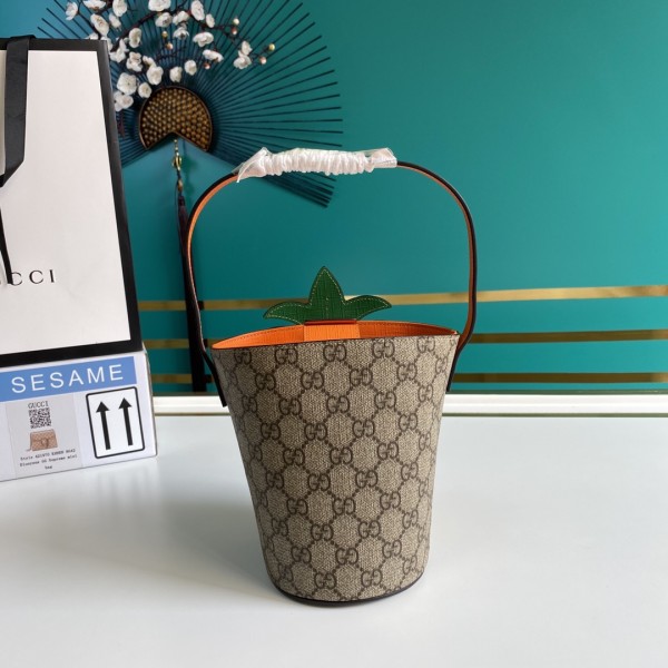 Handbag   Gucci   580850  size  19*17*11  cm