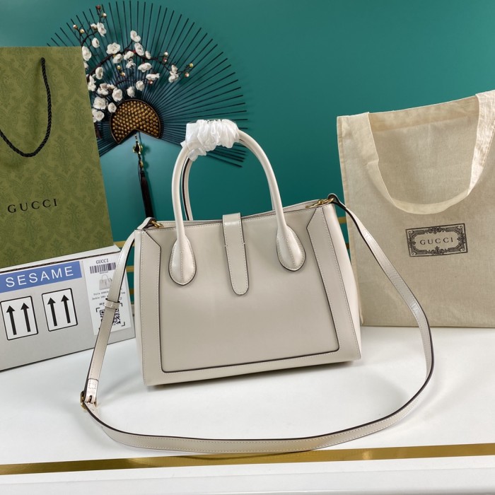  Handbag    Gucci  649016   size  30*24*12  cm