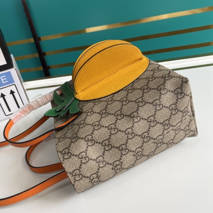  Handbag   Gucci   585933  size  21*20*10  cm