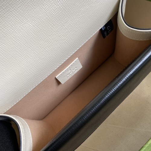  Handbag   Gucci   421970    size  20*15.5*5  cm