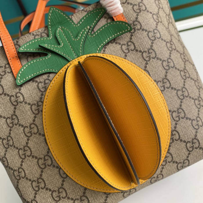  Handbag   Gucci   585933  size  21*20*10  cm