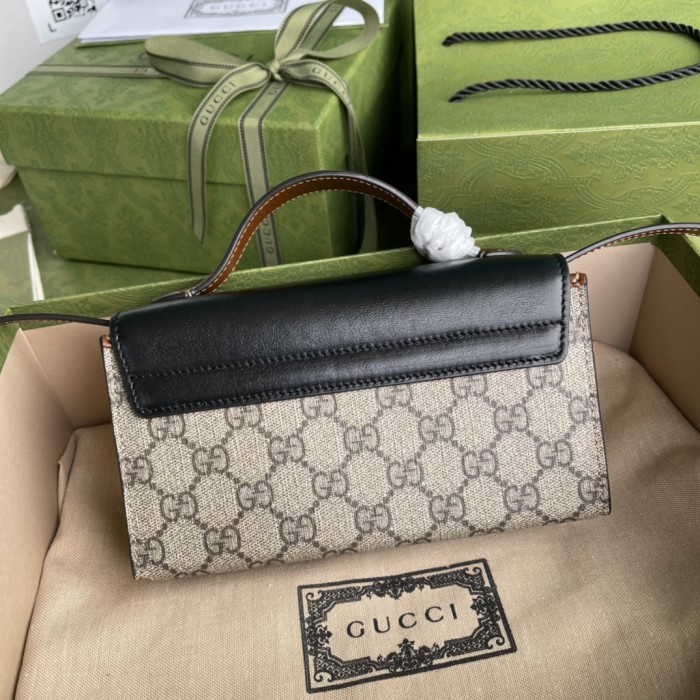  Handbag   Gucci  652683  size  18*10*5  cm