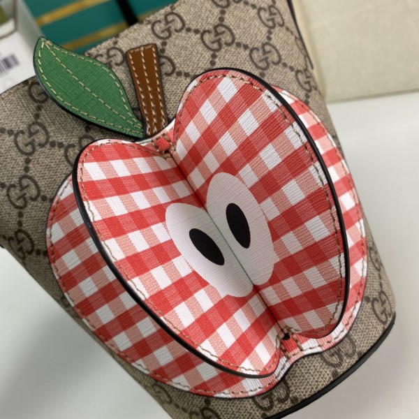  Handbag   Gucci  653954  size  16.5*19*11   cm