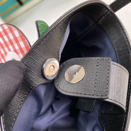  Handbag   Gucci  653954  size  16.5*19*11   cm