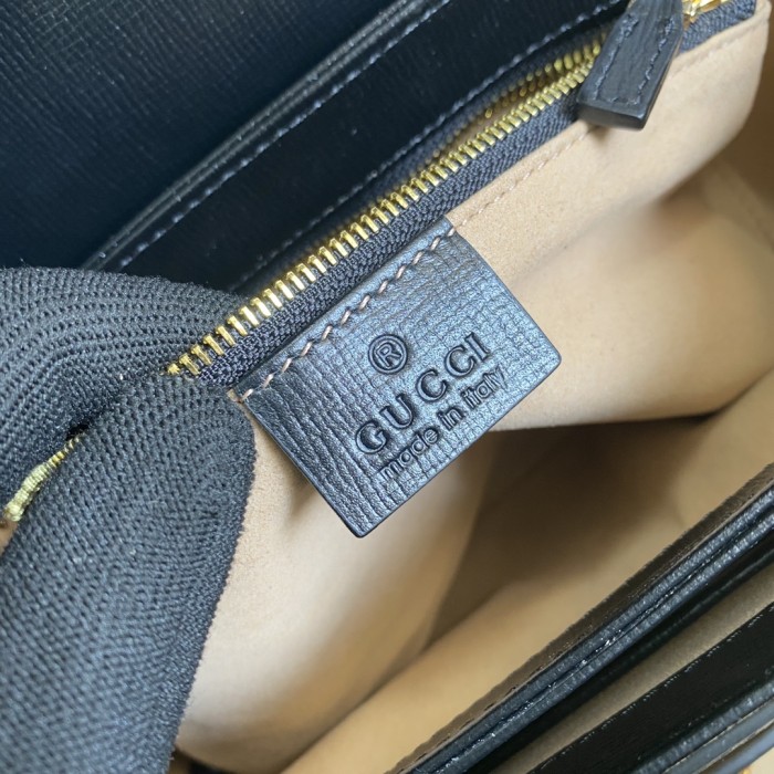  Handbag   Gucci  602204   size   25*18*8  cm