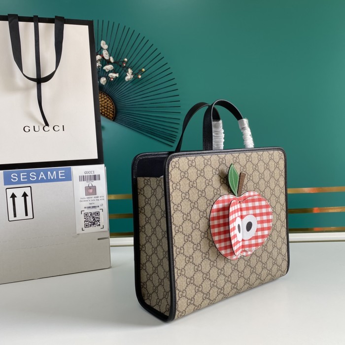 Handbag   Gucci  648797  size  28*25*11  cm