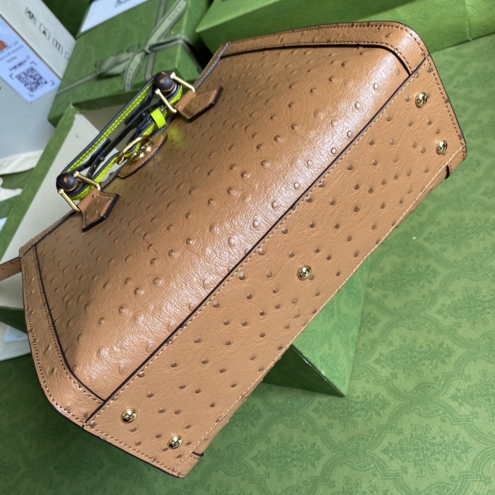  Handbag    Gucci   660195   size   27*24*11  cm