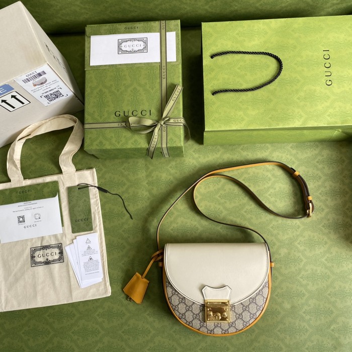  Handbag   Gucci   644524  size  22*19.5*6.5  cm