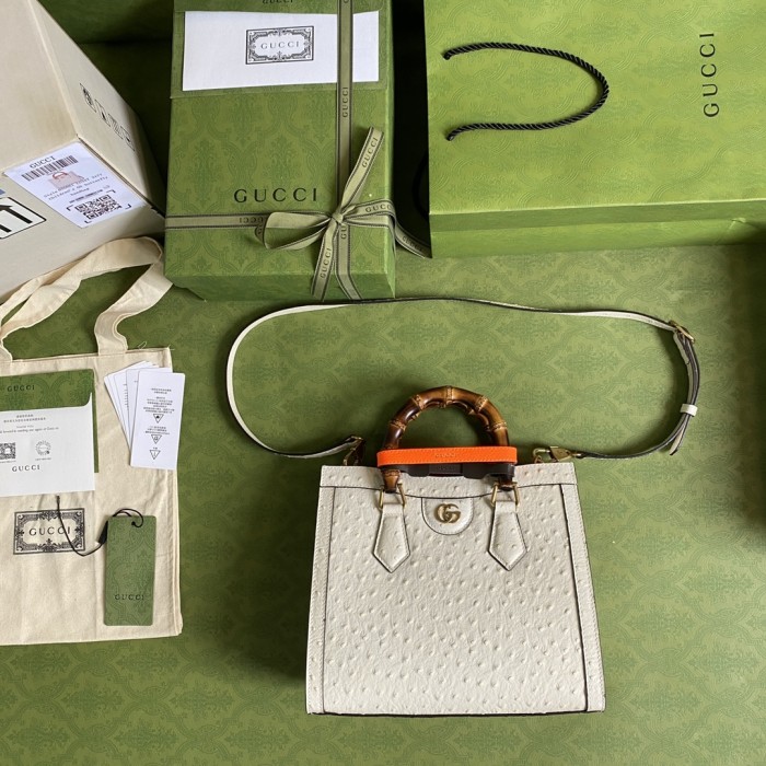  Handbag   Gucci  660195  size  27*24*11  cm