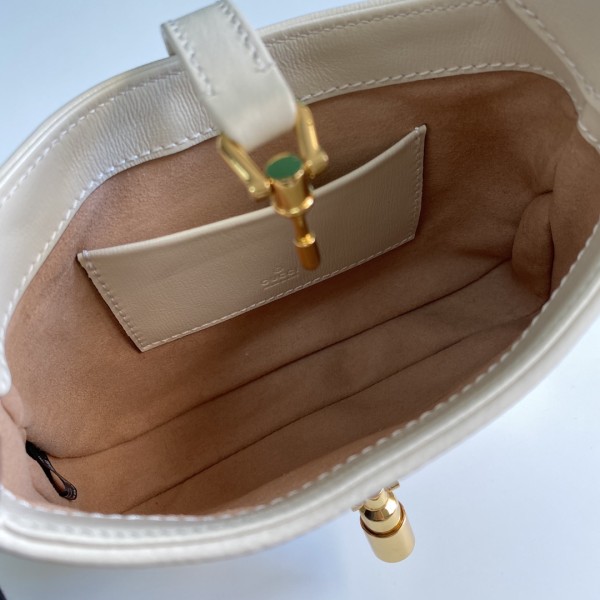  Handbag   Gucci  637092  size  19*13*3   cm