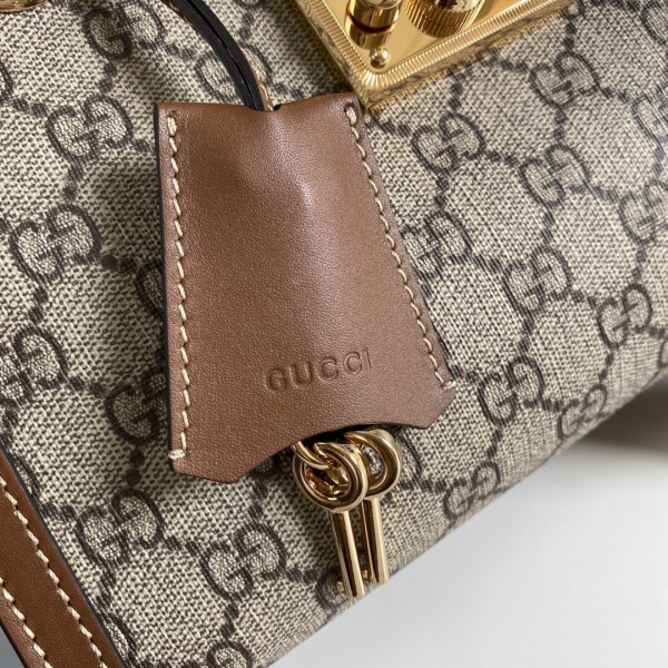  Handbag   Gucci   498156   size  26*18*10    cm