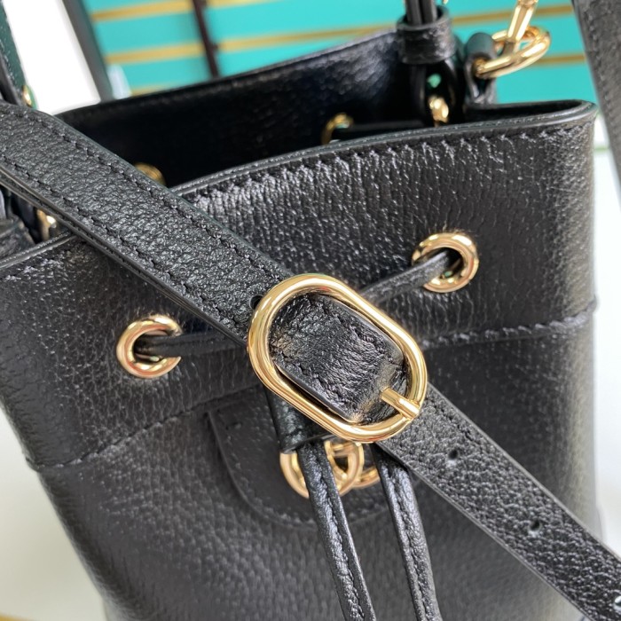  Handbag    Gucci  610846   size  20.5*26*11  cm