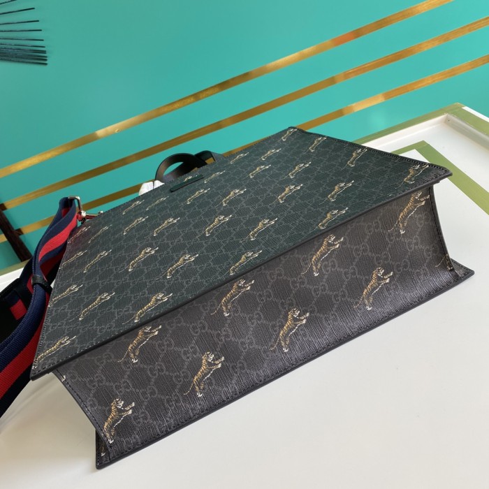  Handbag   Gucci  495559  size  35.5*38*4   cm