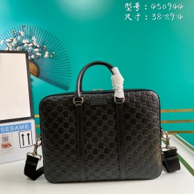  Handbag    Gucci   450944   size  35*29*4   cm