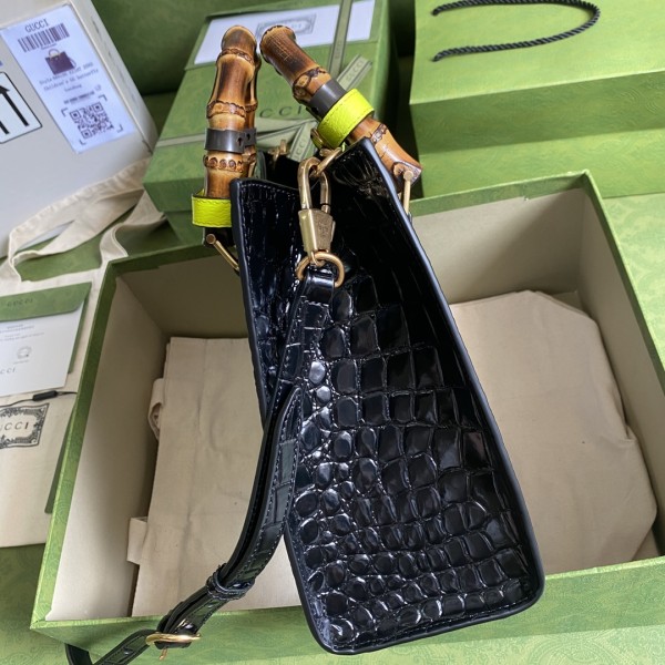 Handbag  Gucci 660195 size 27*24*11 cm