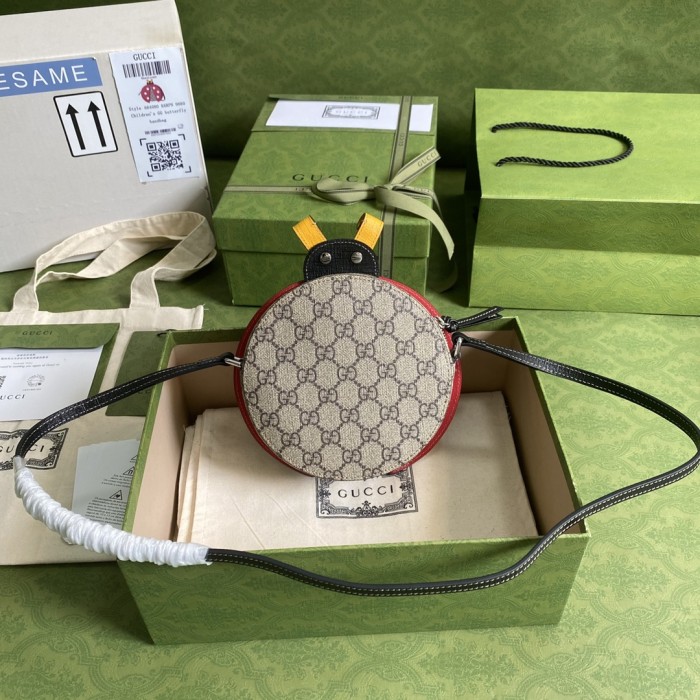  Handbag  Gucci 664080 size 19*22*7 cm