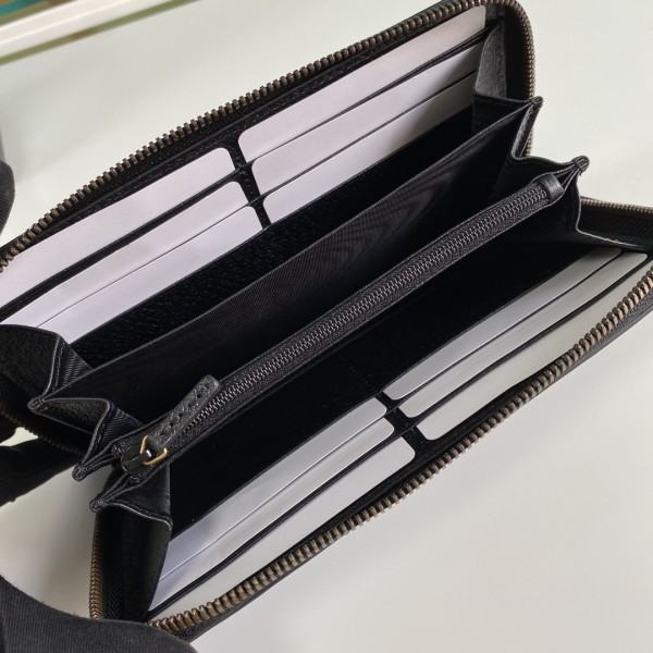  Handbag   Gucci 523667 size19*10*.2.8 cm