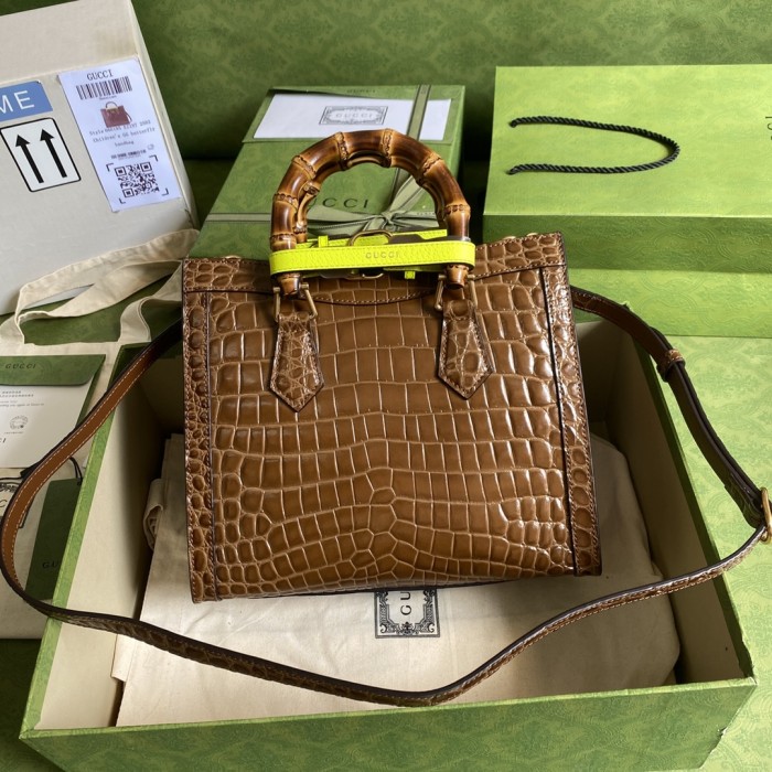  Handbag  Gucci 660195 size 27*24*11 cm