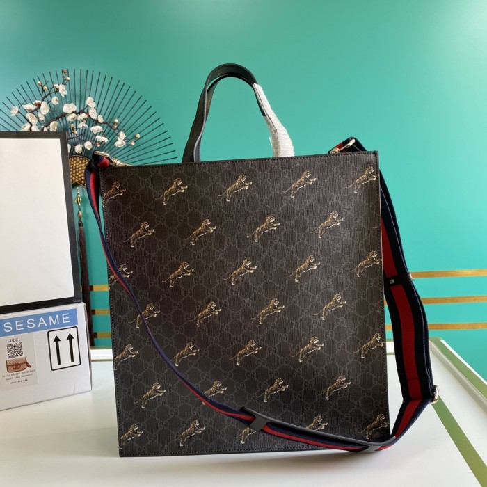  Handbag   Gucci  495559  size  35.5*38*4   cm