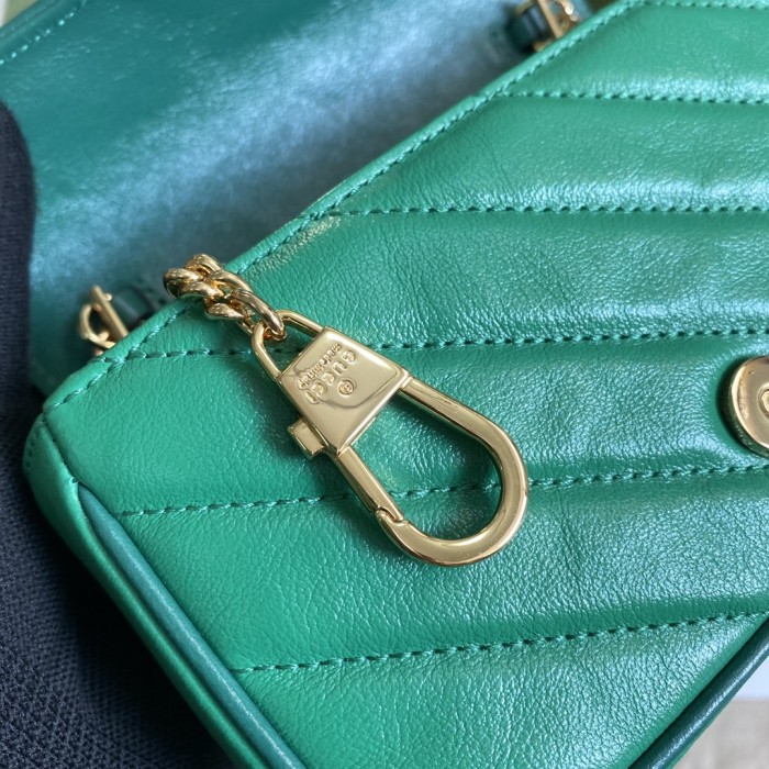  Handbag   Gucci  57496  size  16.5*10.2*5.1  cm