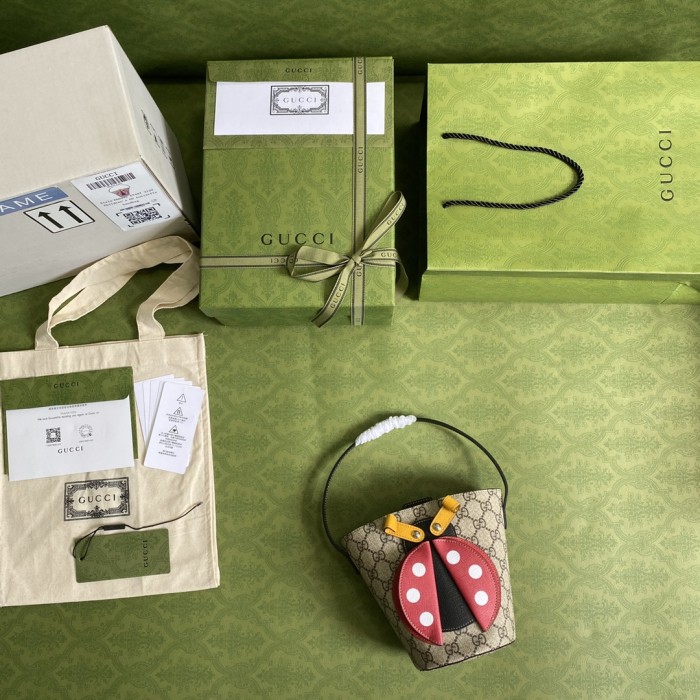  Handbag  Gucci 666277 size 11*20*16.5 cm