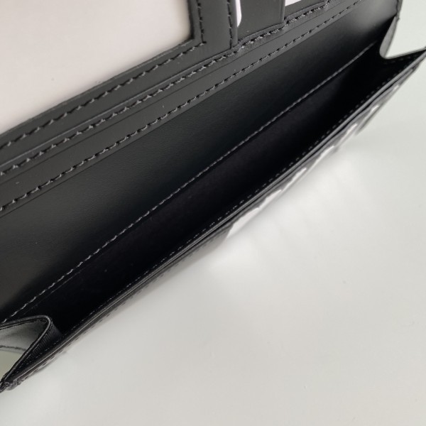  Handbag  Gucci 408836 size 9*17.5 cm