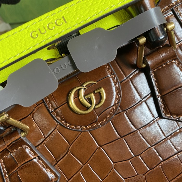  Handbag  Gucci 655661 size 20*16*10 cm