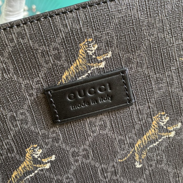  Handbag   Gucci  495559  size  35.5*38*4   cm