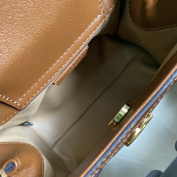  Handbag  Gucci 655661 size 20*16*10 cm