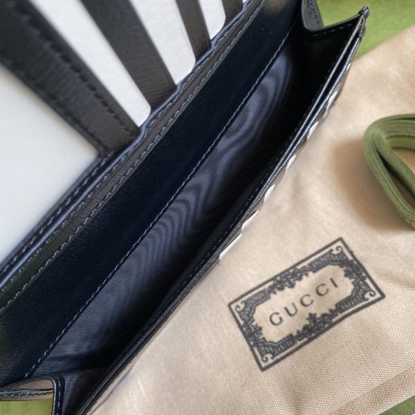  Handbag  Gucci 672947 size 9*17.5 cm