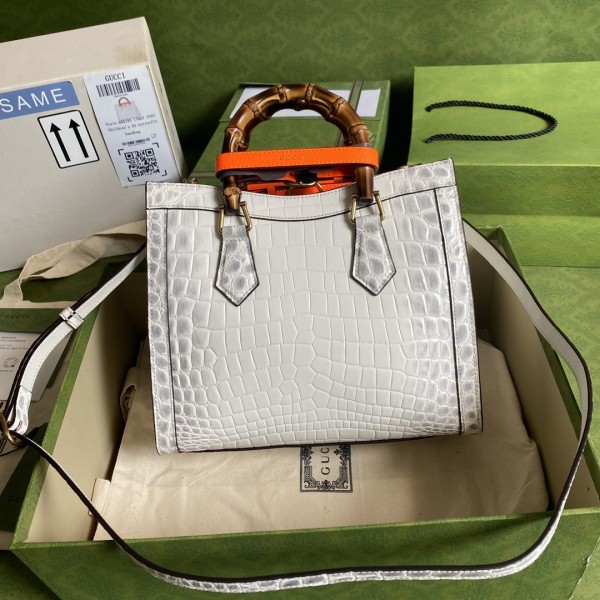  Handbag  Gucci 660195 size 27*24*11 cm