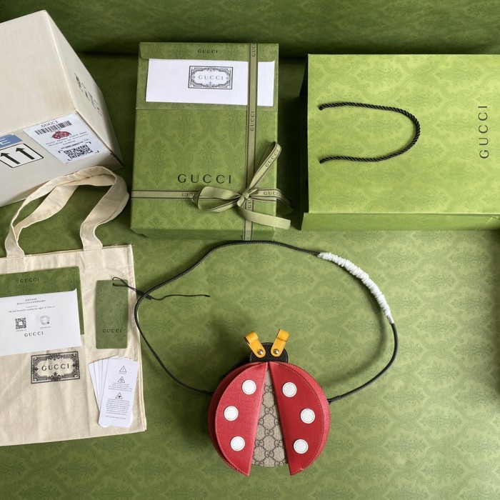  Handbag  Gucci 664080 size 19*22*7 cm