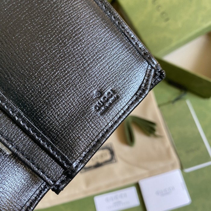  Handbag  Gucci 672947 size 9*17.5 cm