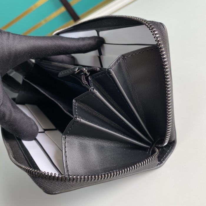  Handbag   Gucci 291105 size 19*10*2 cm