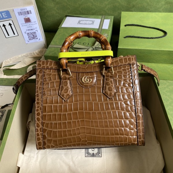  Handbag  Gucci 660195 size 27*24*11 cm