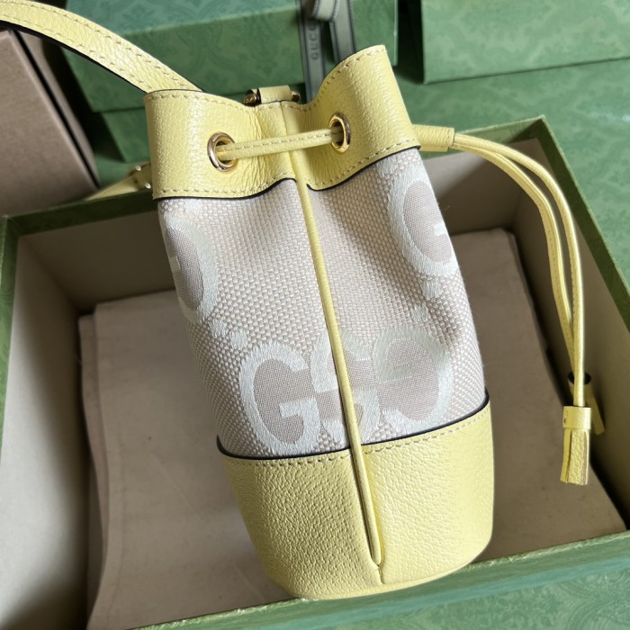  Handbag   Gucci  550620  size 15.5*19*9  cm