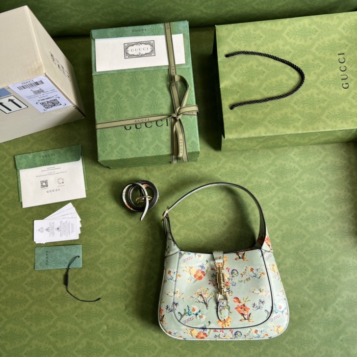  Handbag   Gucci  636709  size 28*19*4.5 cm