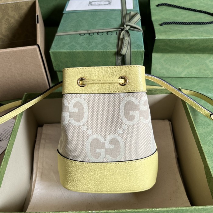  Handbag   Gucci  550620  size 15.5*19*9  cm