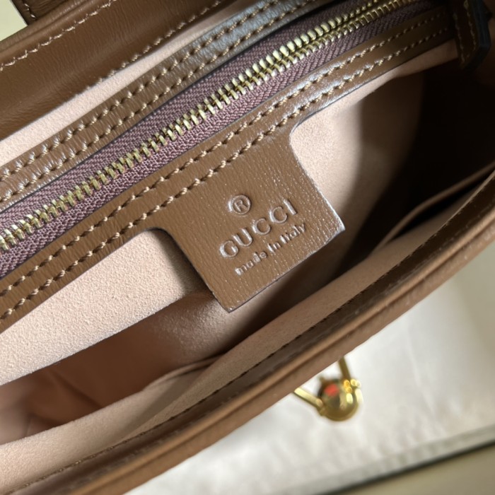  Handbag  Gucci  636706  size 28X19X4.5 cm