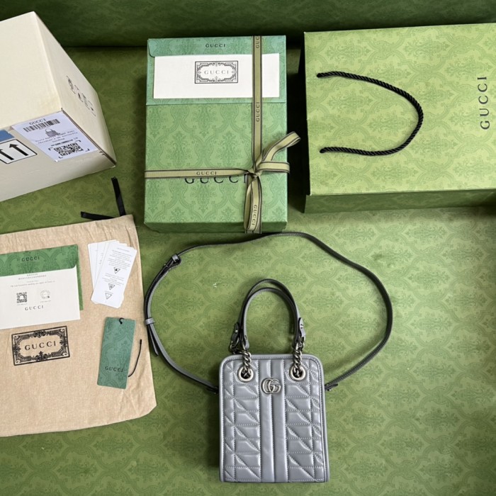  Handbag   Gucci 696123  size  16x19x7 cm