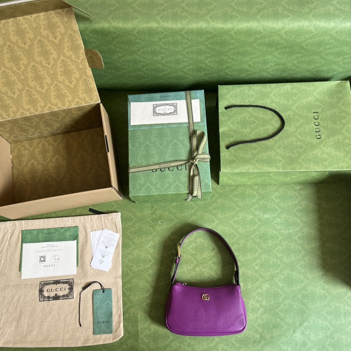  Handbag   Gucci  739076  size  21*12*4  cm