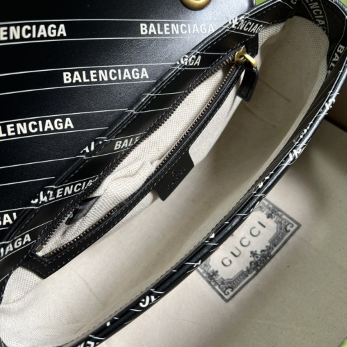  Handbag   Gucci 443497 size 26*15*7 cm