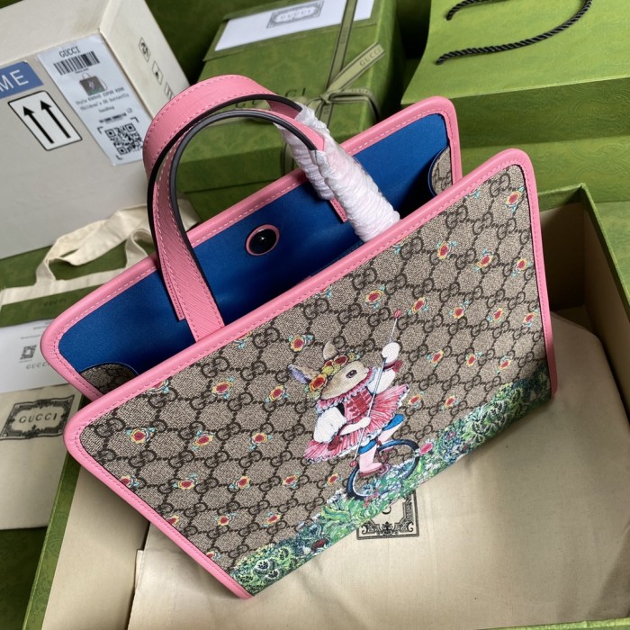  Handbag   Gucci  605614 size 28*26.5*9  cm
