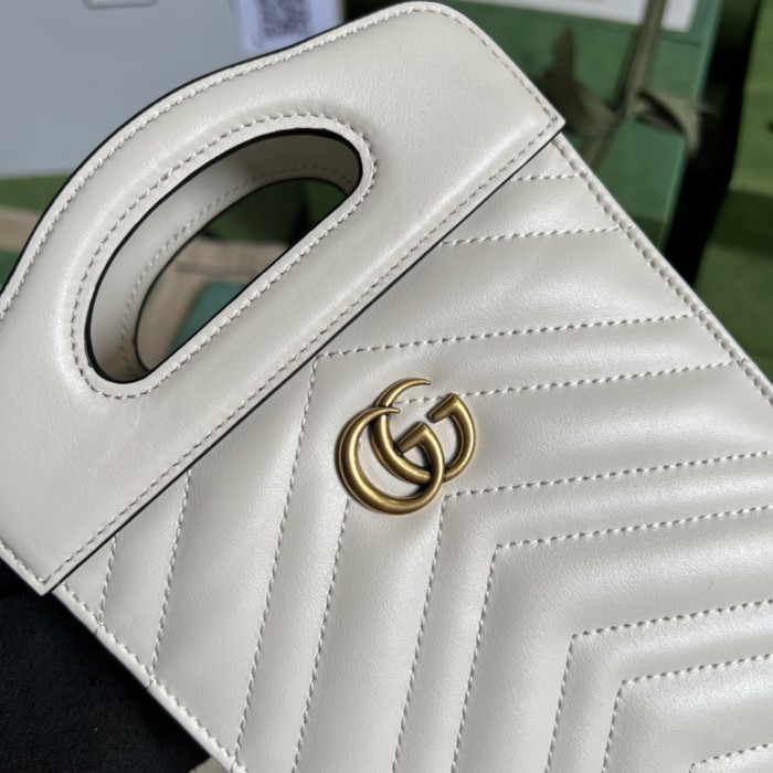  Handbag  Gucci  699756 size 14*23*4.5  cm