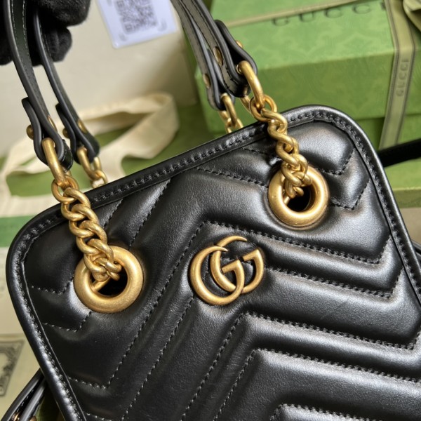  Handbag   Gucci  696123  size 16x19x7 cm