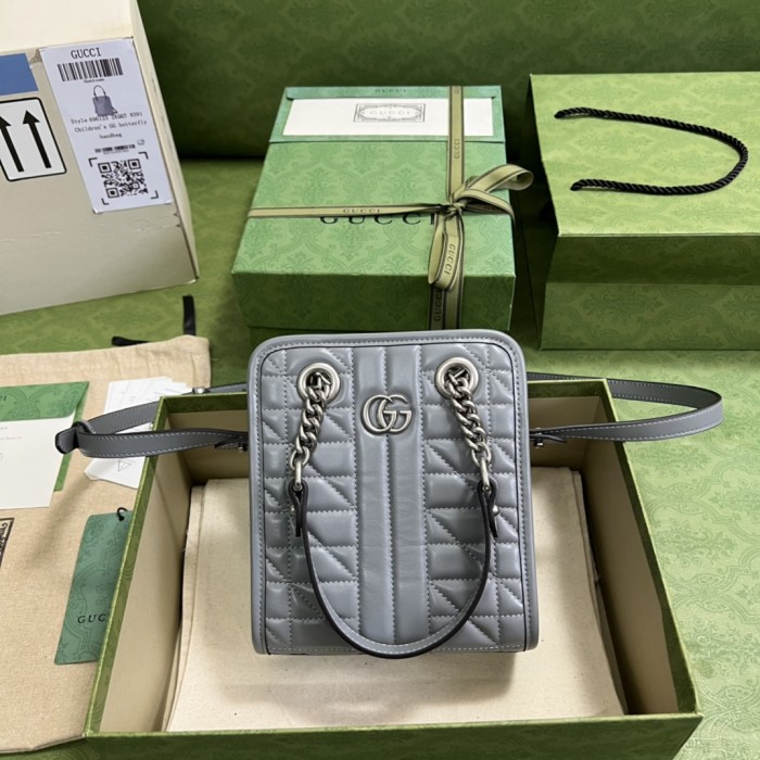  Handbag   Gucci 696123  size  16x19x7 cm